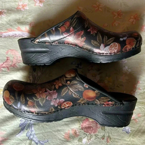 Sanita Shoes - Sanita Dark Floral Botanical & Fruit Open Back Leather Clogs Black Size 39 or 8